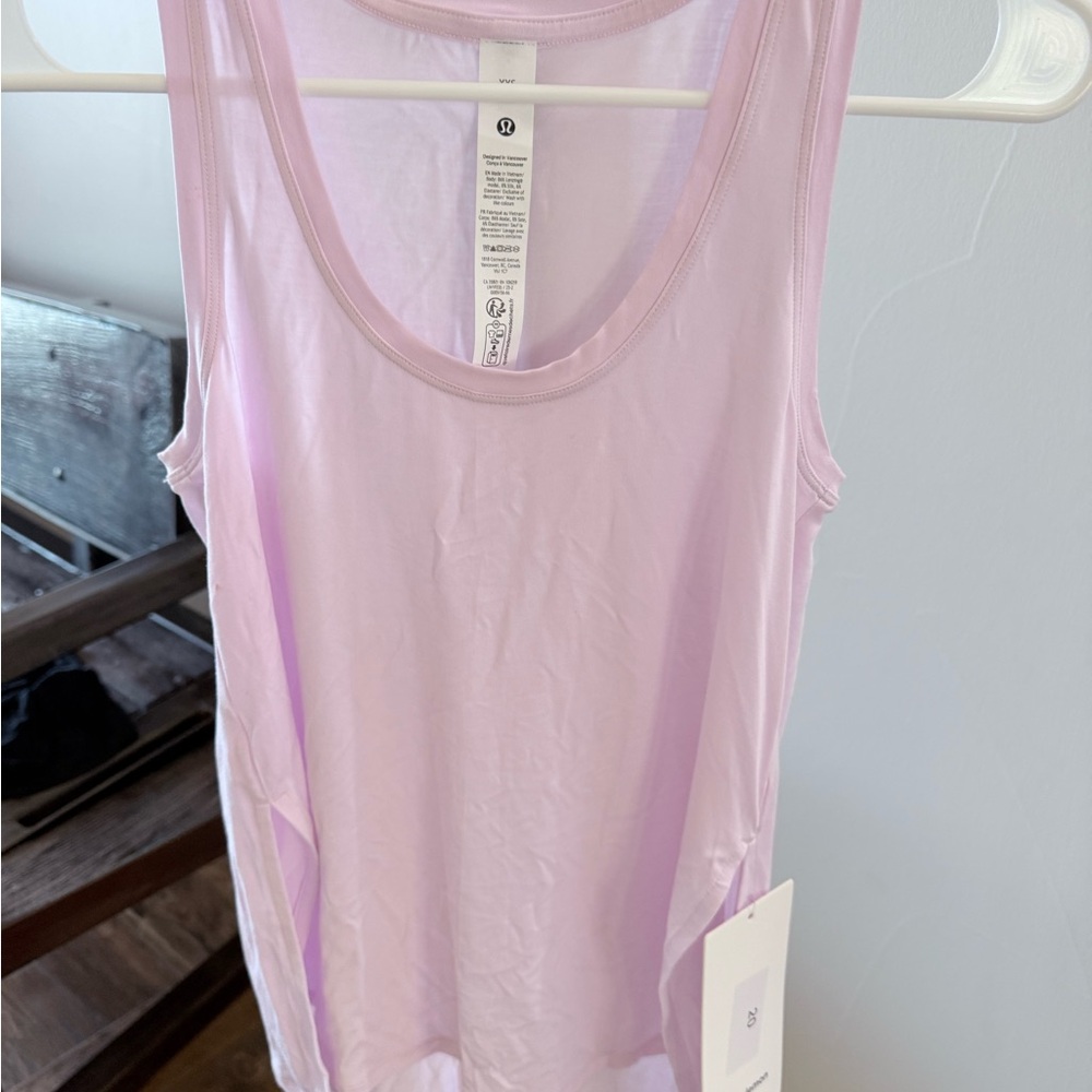 2 tank tops Lululemon Bundle pink &Black XXS NWT